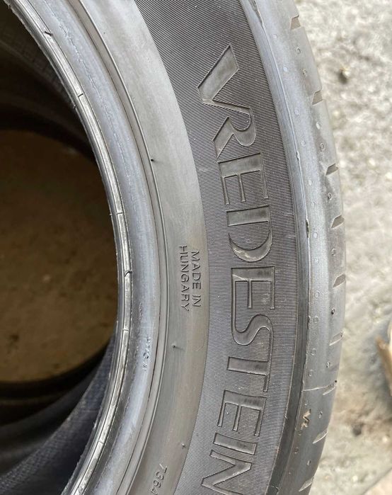 235/55 R17 Vredestein Ultrac Satin Dot 2121
