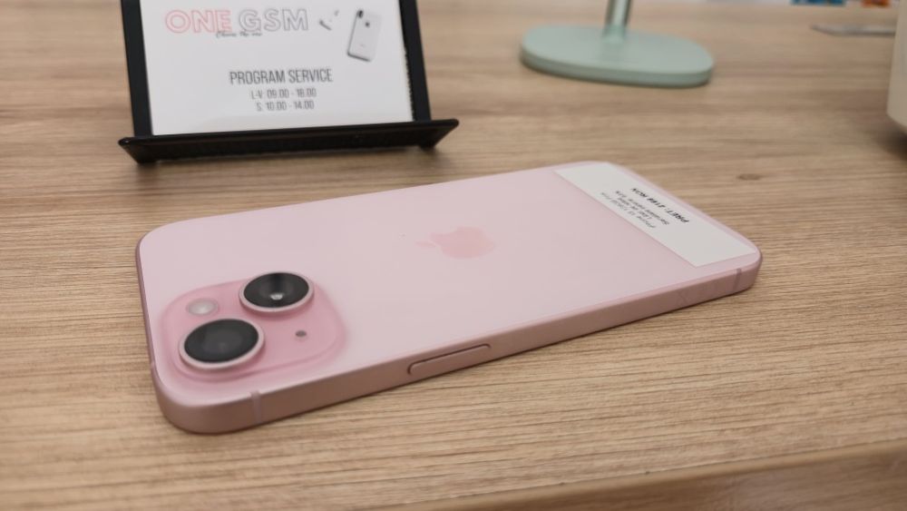 iPhone 15 128GB Pink– Second-Hand în stare buna!