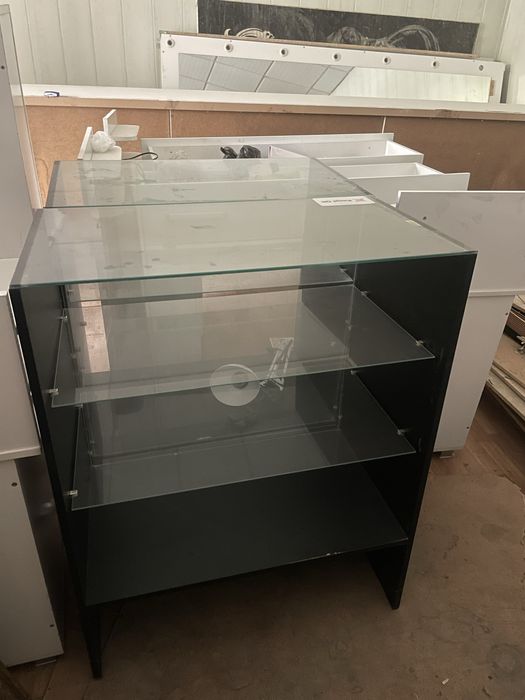 Витрина стекло продается