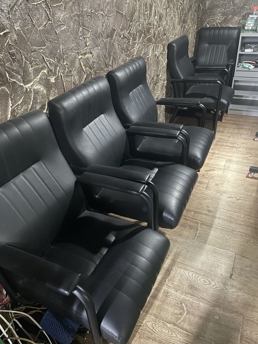 Kreslolar sotiladi, кресло