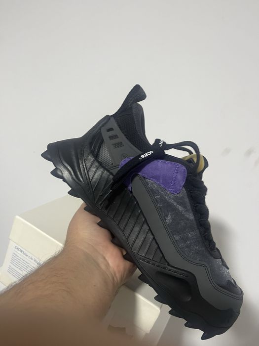 Off white odsy (marimi 40;42)