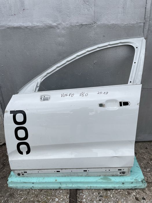 Предна лява врата за Volvo V60 Волво В60  2018г-
