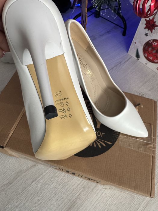 Нови Дамски обувки 39 номер