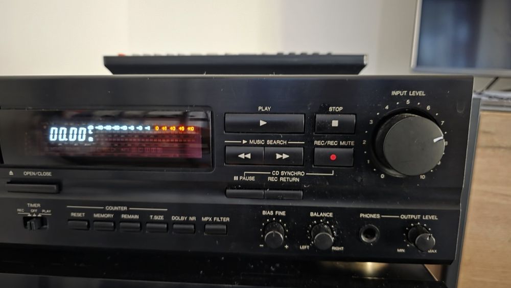 Продавам Denon DRS-640