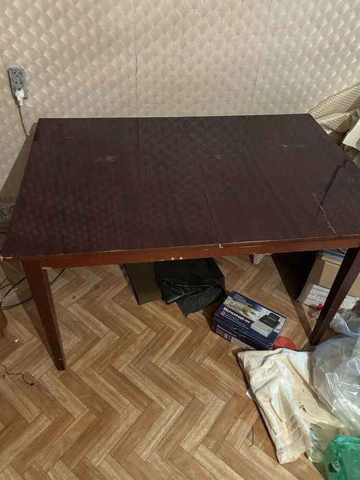 Продам стенку, шкаф, столы, бар