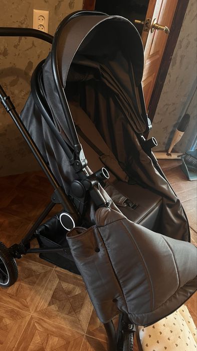 Продам каляску всесезонную