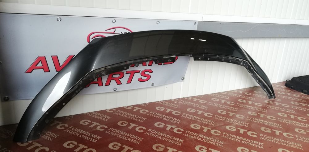 Горна лайстна над радиаторната решетка Mazda 3 (2019-2023)