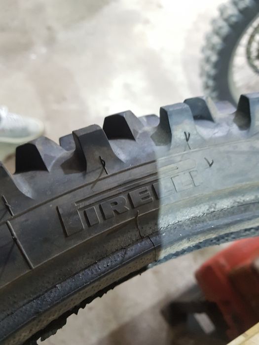 Pirelli din 2020 fata 80 100 21 ( 90 90 21 )