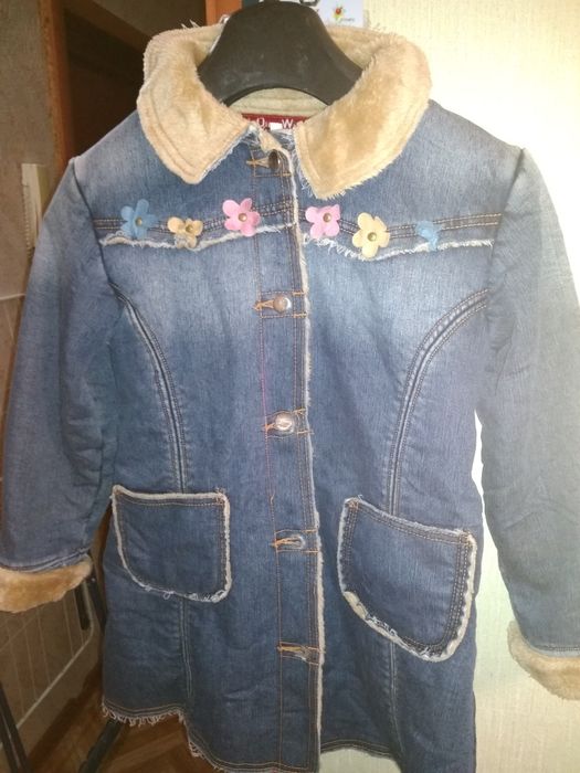 Продаю джинсовый пальто.