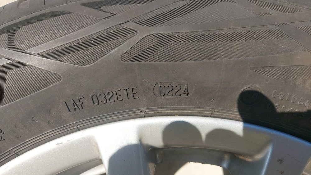 Vând jante/anvelope  auto r16 Bmw