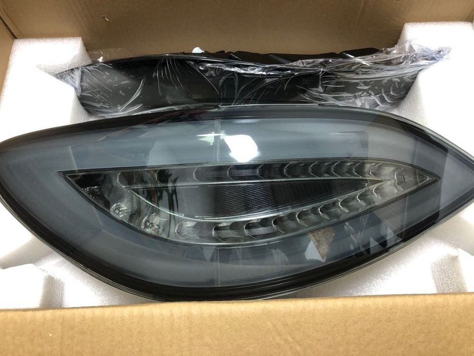 W218 C218 стопове ляв стоп десен стоп CLS Mercedes OLED опушени