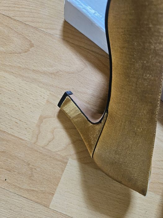 Дамски обувки от сатен N 37