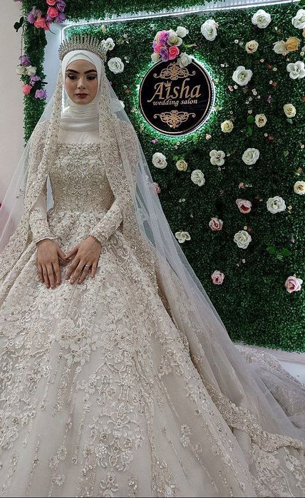 Келин Куйлак,  Свадебный платья