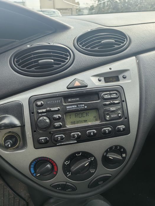 Форд фокус 1.6 бензин Мк1