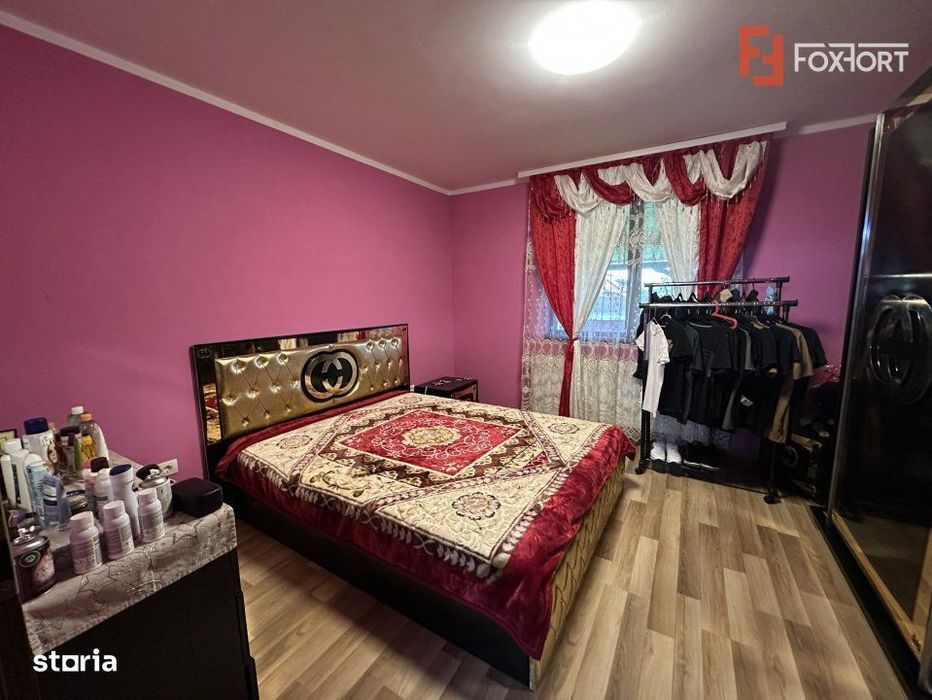 Casa individuala cu 12 camere, 400 mp utili - Bucovat