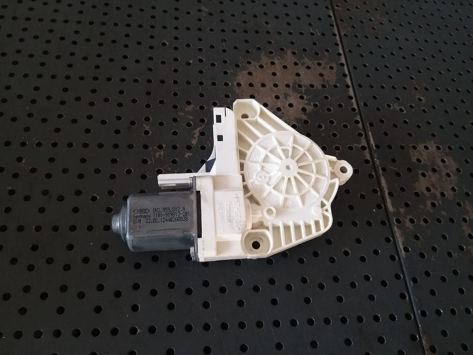 Motoras macara dreapta spate audi q5 8r 8k0959812a