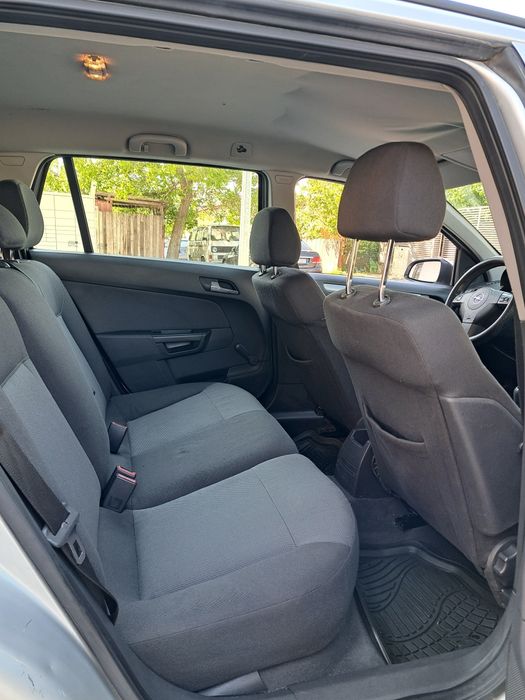 Vand opel astra h An 2007 stare suberba de funtionare