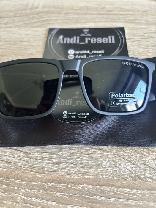 Vand ochelari de soare Emporio Armani