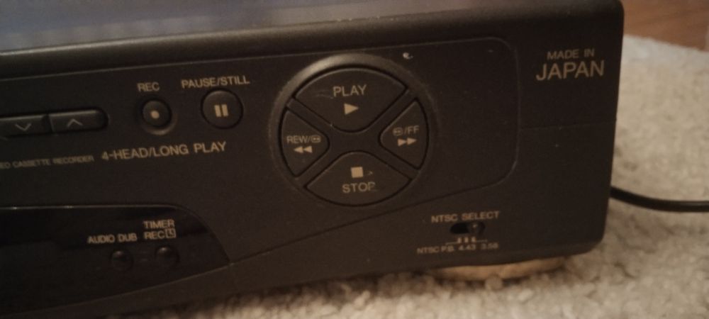 Видеомагнитофон в количестве 2-х штук. Panasonic, Supra.