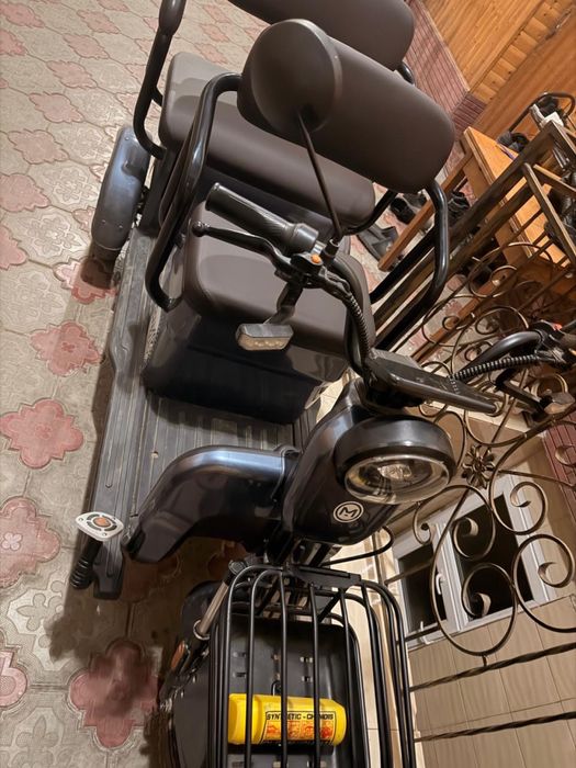 Скутер                .