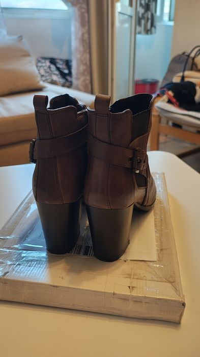 Ghete dama piele