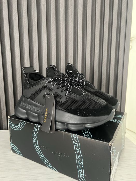 Versace chain reaction negri