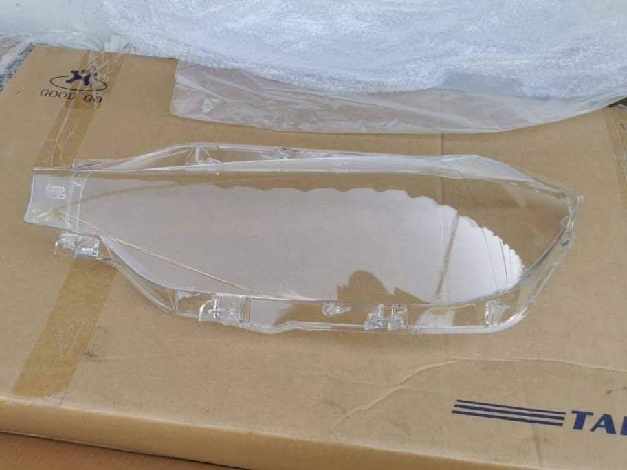 Sticle faruri BMW Seria 3 F30/ F31 intre 2011 - 2018