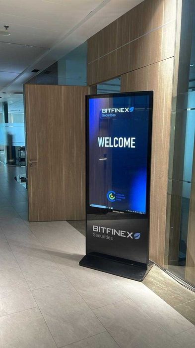 Аренда Интерактивных сенсорных  панелей вертикальные