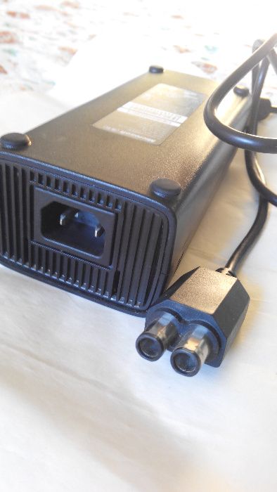 Alimentatoare Xbox, 12V - 9,6 A/10,83A/,5V 1A Original Microsoft