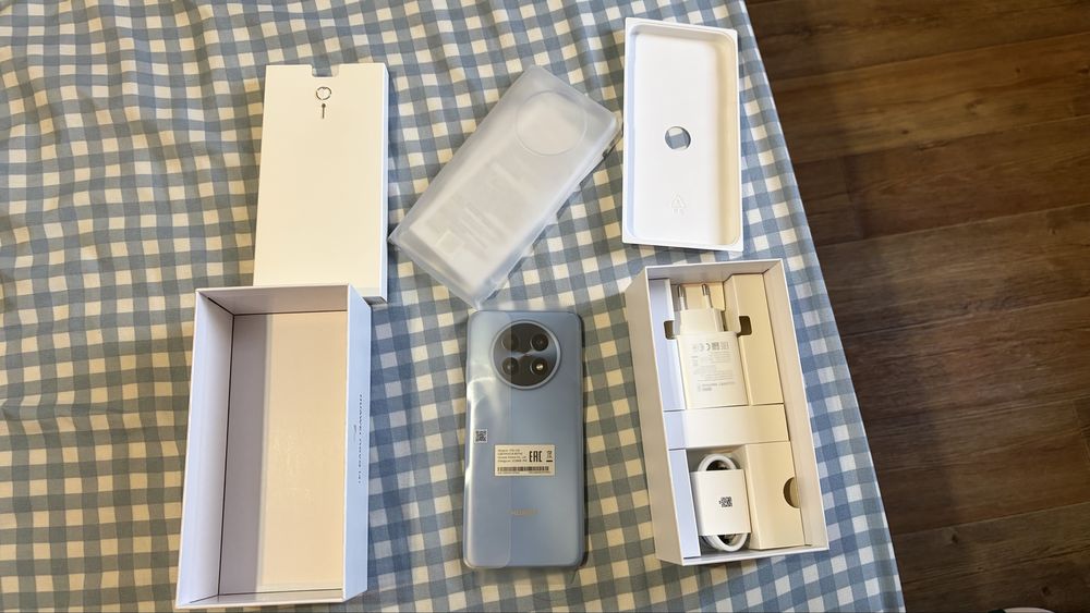 Huawei Nova 14 i