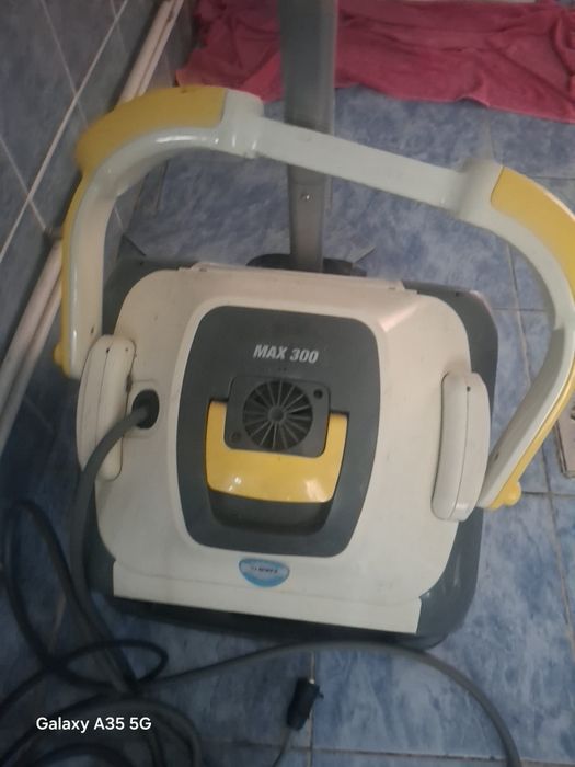 Aspirator piscina MAX 300 Profesional