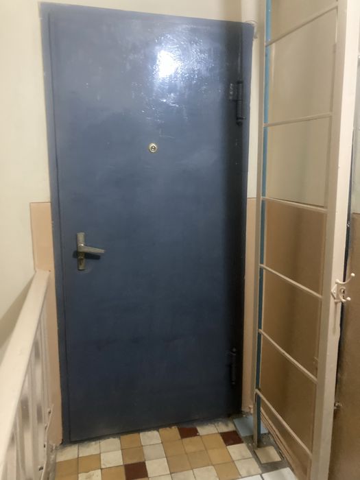 Входная железная дверь