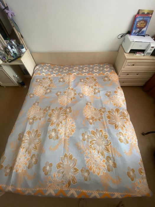 Продам спальный гарнитур