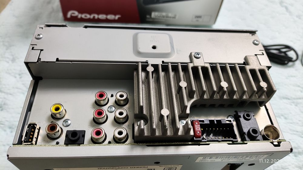 Продается магнитола pioneer