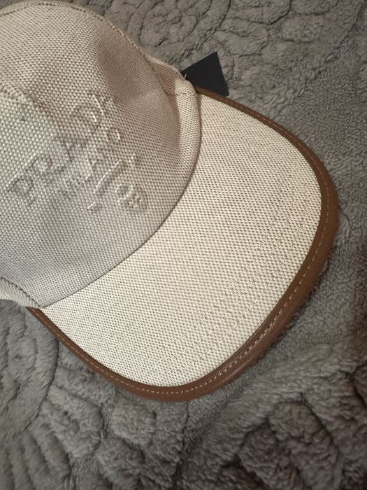 Sapca Pr*ada Mil*ano