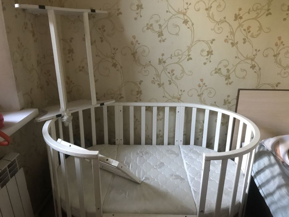 Детская кроватка для детей