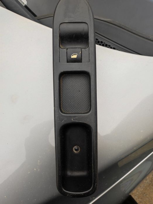 Десен панел ел.стъкло за Пежо-307