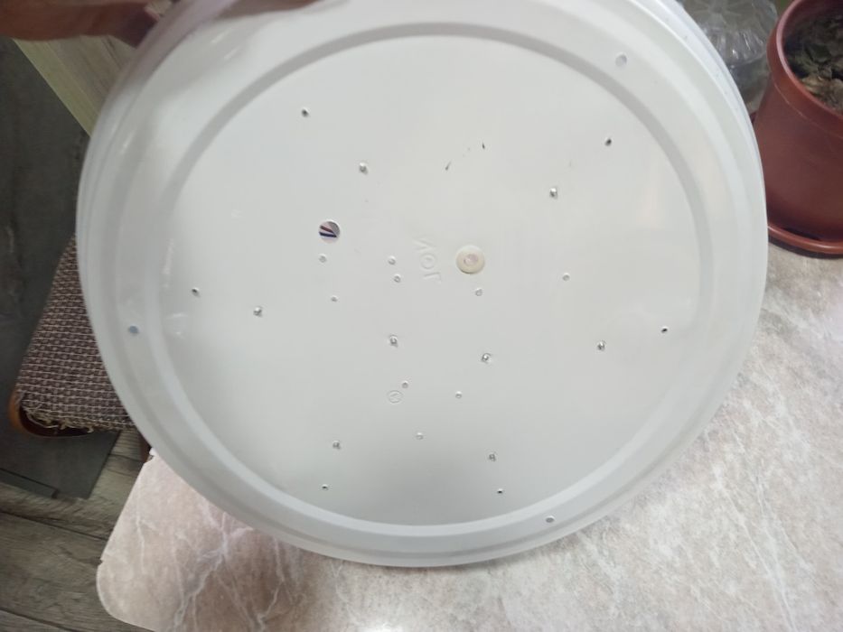 Продам люстра плафон