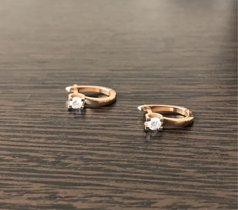 Продам золотые серьги и кольцо с бриллиантами