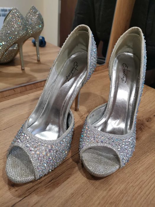 Официални обувки