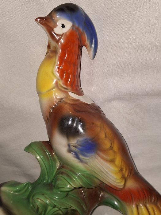 Стара порцеланова фигура папагал