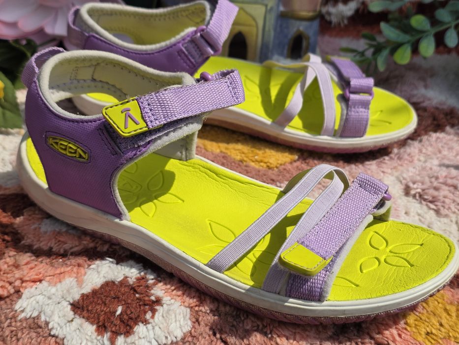 Keen сандали в лилаво N36