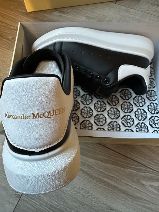 Чисто нови сникърси Alexander Mcqueen