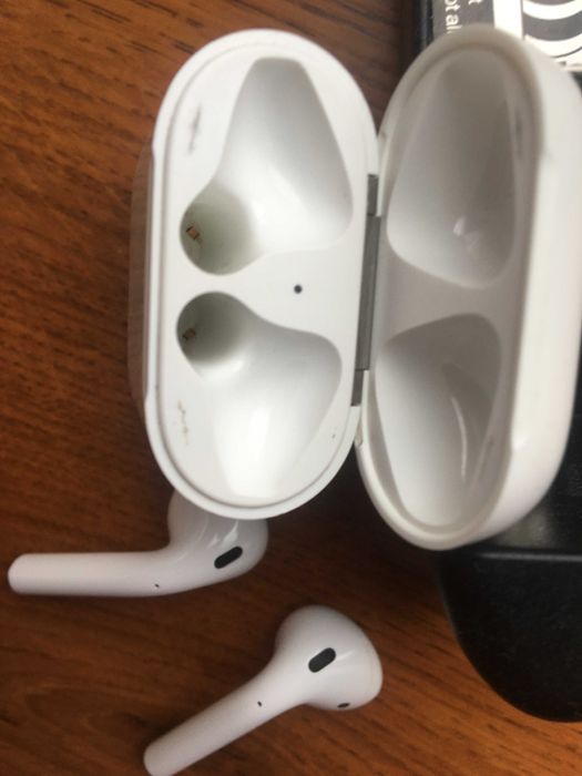 Продажа Apple AirPods