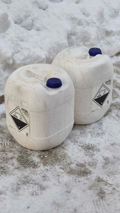 Продам канистры 20л.