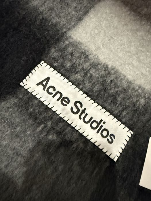 Acne Studios шал