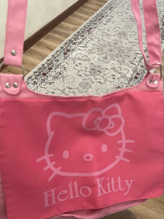 Розовая сумка хелоу китти