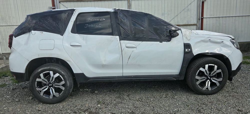 Dacia Duster Avariat 4x4  fab 2024 luna 6 Prestige  Diesel