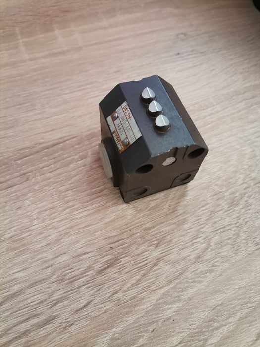BALLUF BNS 519-B3 краен излючвател