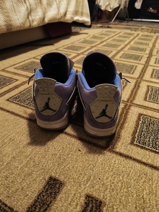 Jordan 4 University Blue